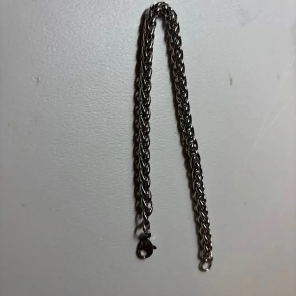 Unbranded this durable